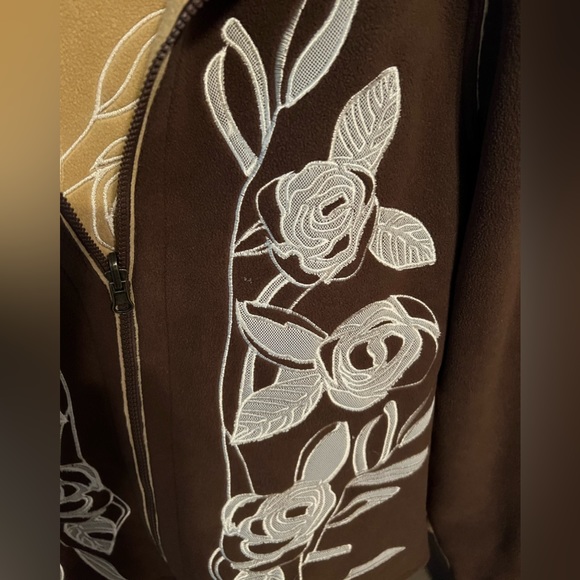 Sz L Susan Graver White Roses Embroidered Brown Light Wt Full Zip Front Jacket - Picture 3 of 6